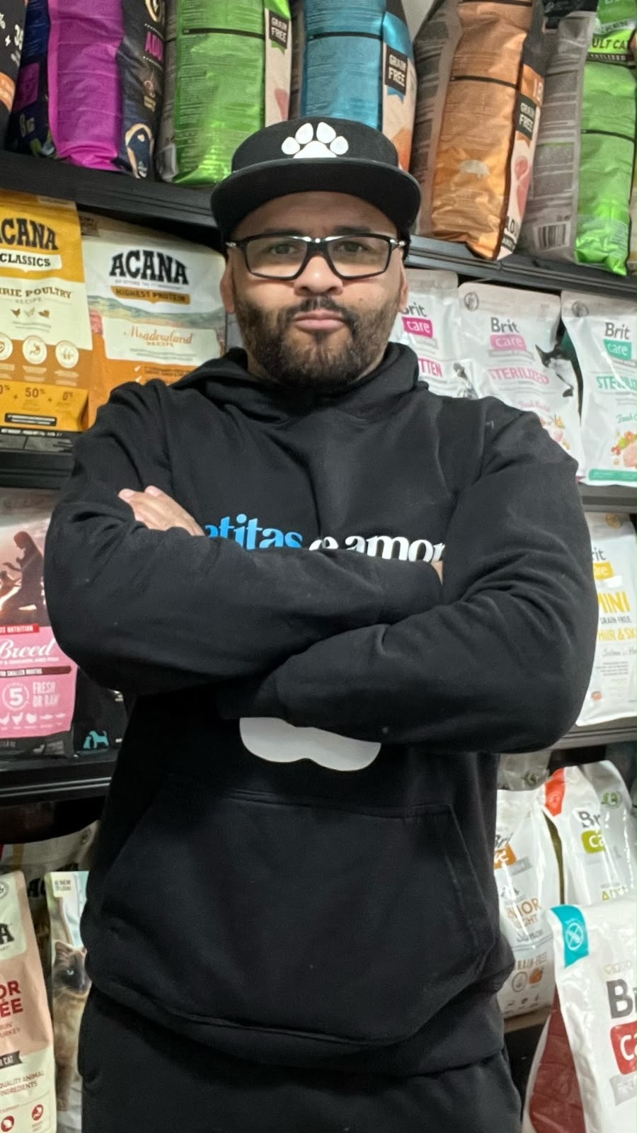 Alimento premium para gato indoor en estantería tienda Patitas de Amor San Miguel