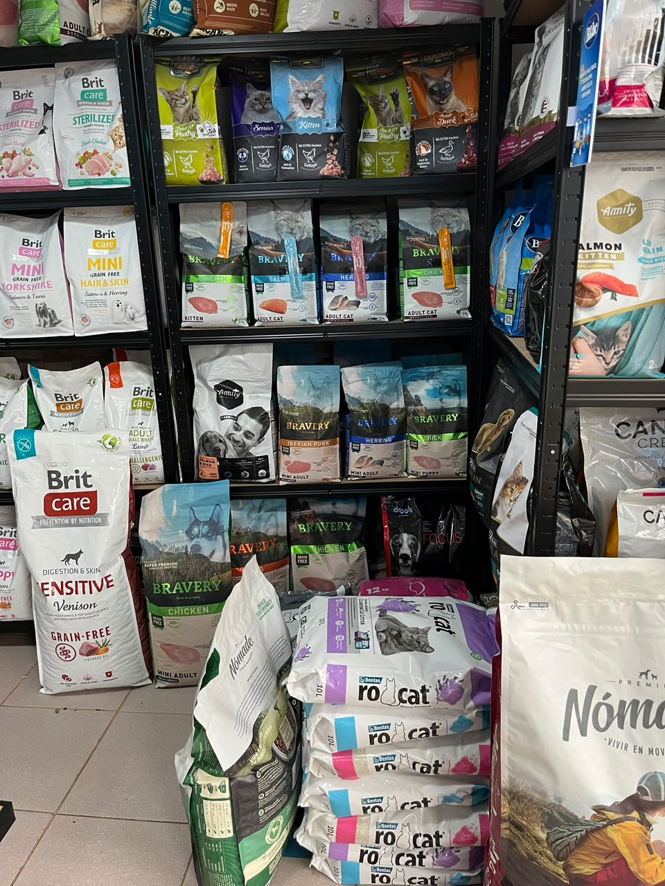 Cama acolchada para mascotas tamaño grande en tienda San Miguel